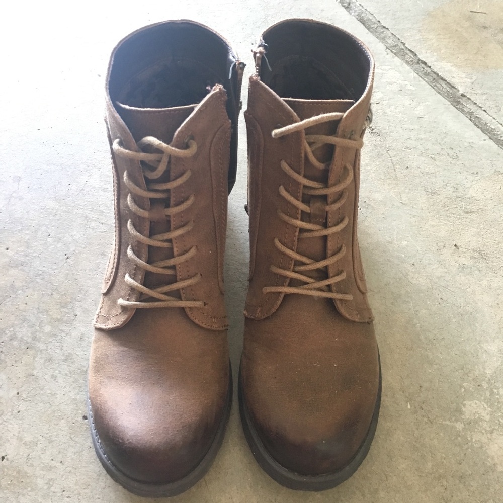 White Mountain Boots View 2